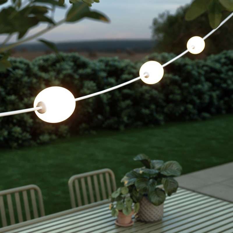 Guirnalda lineal de exterior con tres luces longitud total 6,5 metros