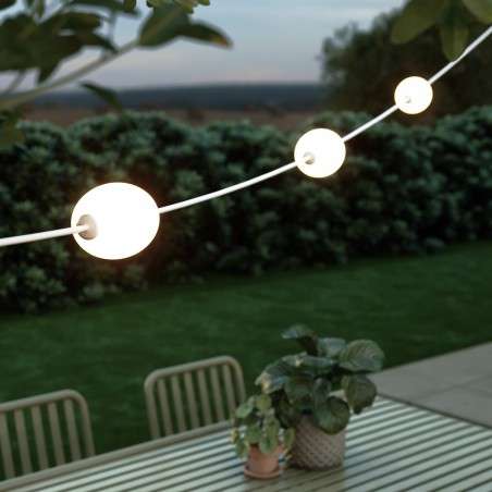 Guirnalda lineal de exterior con tres luces longitud total 6,5 metros