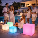 Geometrische RGB-LED-Aussenleuchte, solar und wiederaufladbar