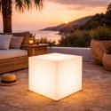 Geometrische RGB-LED-Aussenleuchte, solar und wiederaufladbar