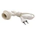 Weisse E27-Lampenfassung mit Schalter und Stecker