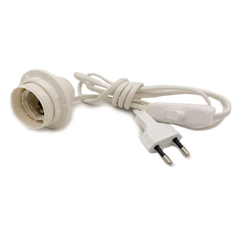 Weisse E27-Lampenfassung mit Schalter und Stecker
